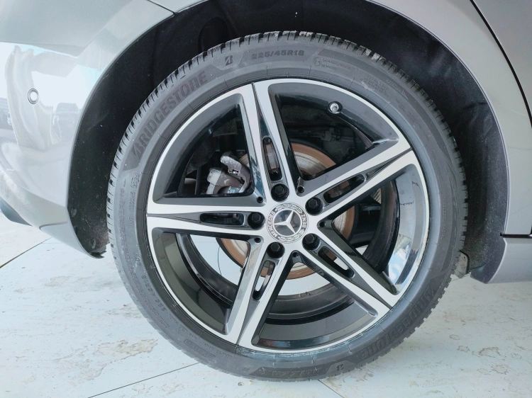 8 - Mercedes-Benz Classe A 180 d Sport Night edition auto