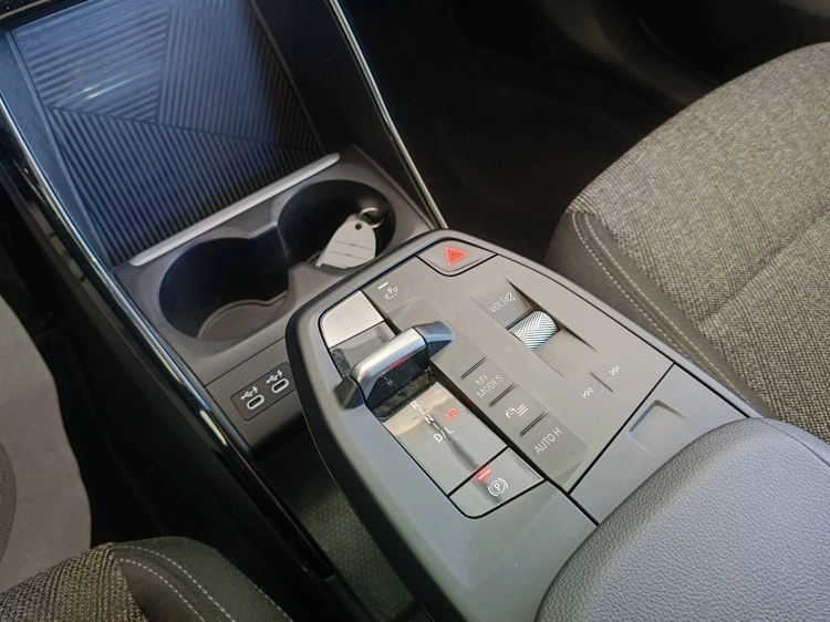 15 - BMW X1 X1 sdrive18d X-Line auto