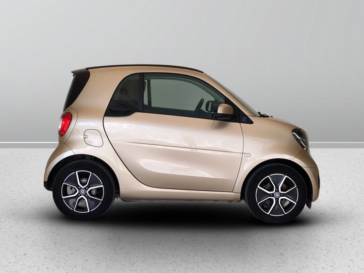 7 - smart fortwo Fortwo eq Passion 4,6kW