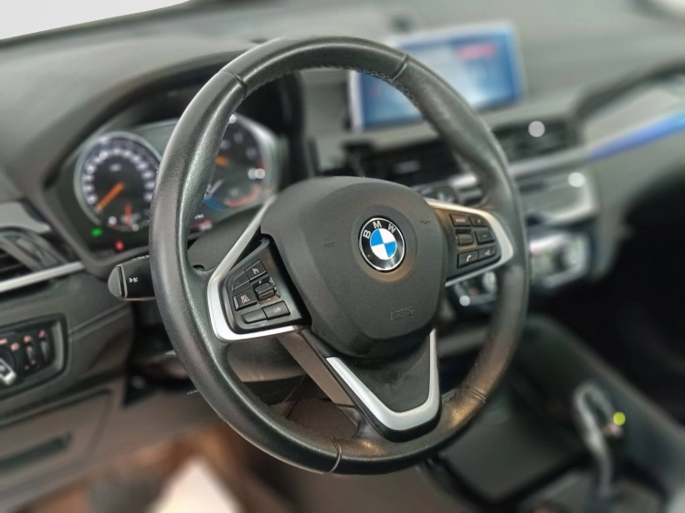 13 - BMW X1 X1 sdrive18d xLine Plus auto