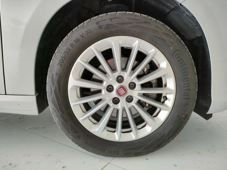 8 - Fiat Tipo Tipo 5p 1.3 mjt Business s&s 95cv