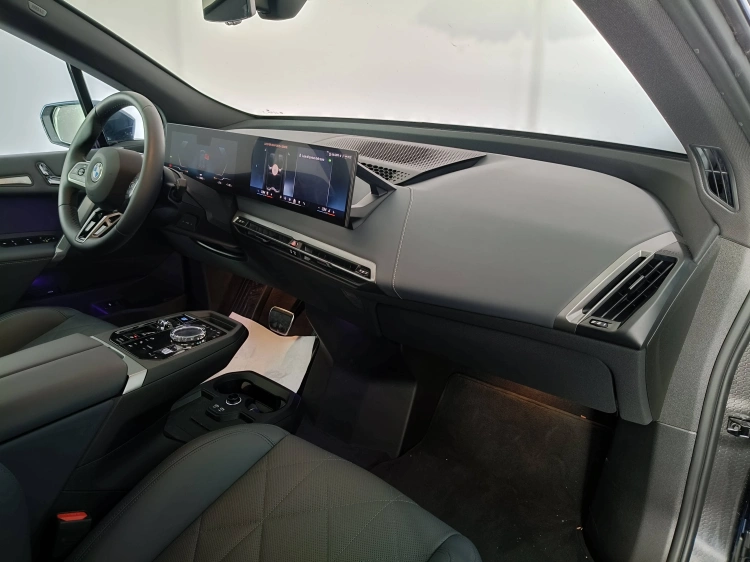 11 - BMW IX BMW iX xDrive45