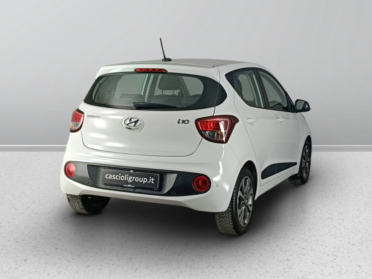 4 - Hyundai i10 i10 1.0 Prime