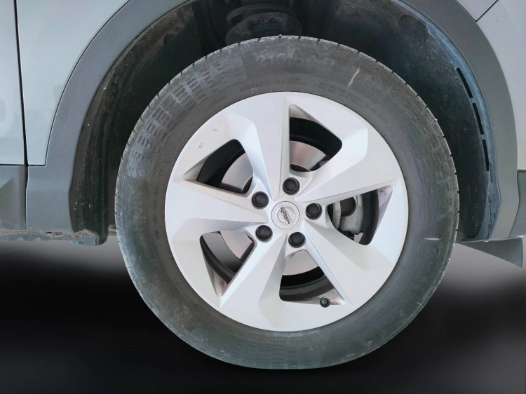 8 - Nissan Qashqai Qashqai 1.5 dci Business 115cv dct