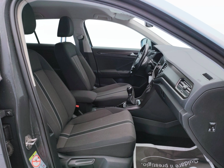 9 - Volkswagen T T-Roc 1.6 tdi Style