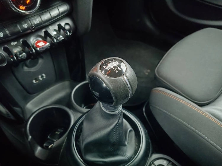 15 - MINI Cooper Mini 1.5 Cooper D Hype Seven 5p