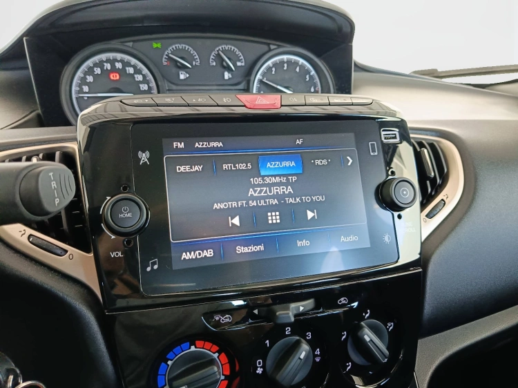 13 - Lancia Ypsilon Ypsilon 1.0 firefly hybrid Alberta Ferretti s&s 70cv