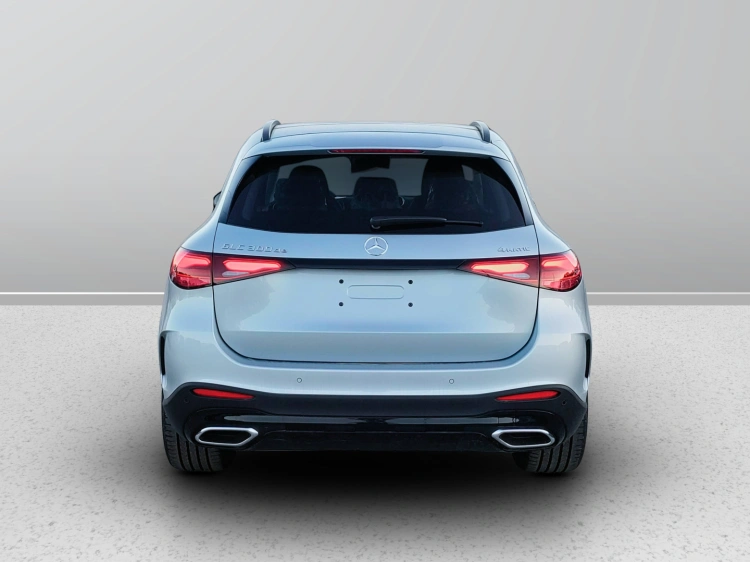4 - Mercedes-Benz GLC 300 de 4MATIC