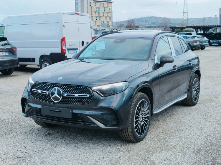 1 - Mercedes-Benz GLC 300 de 4MATIC