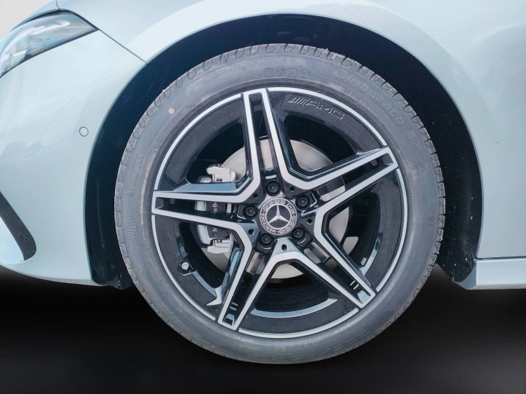 7 - Mercedes-Benz Classe A 180 d Automatic