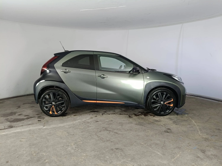 3 - Toyota Aygo X Aygo X 1.0 Limited 72cv