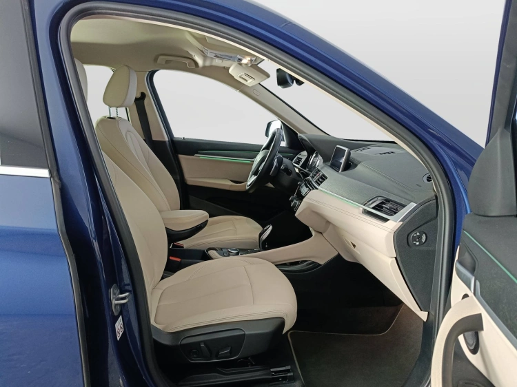 11 - BMW X1 X1 sdrive18d xLine Plus auto