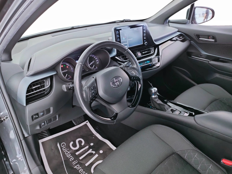 10 - Toyota C-HR C-HR 2.0h Trend e-cvt
