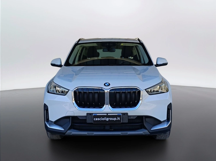 2 - BMW X1 X1 sdrive18d X-Line auto