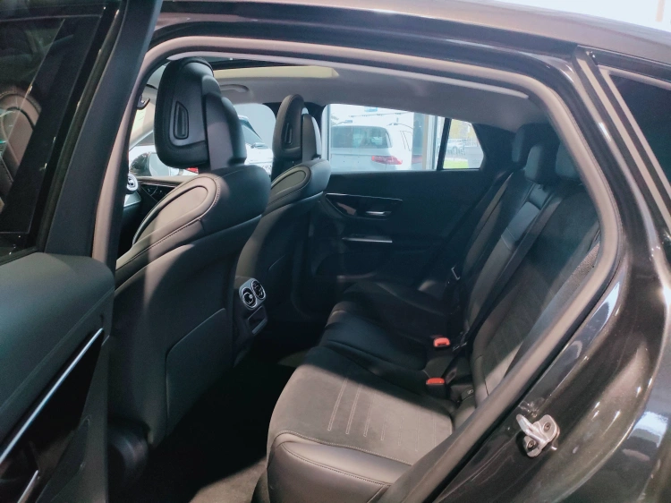 11 - Mercedes-Benz GLC 220 d 4MATIC Coupe