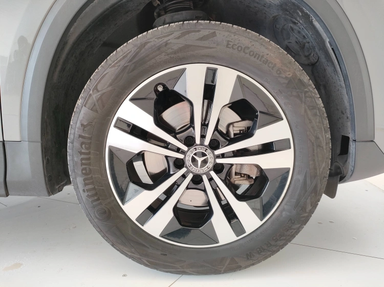 8 - Mercedes-Benz GLA 200 d Sport Plus auto