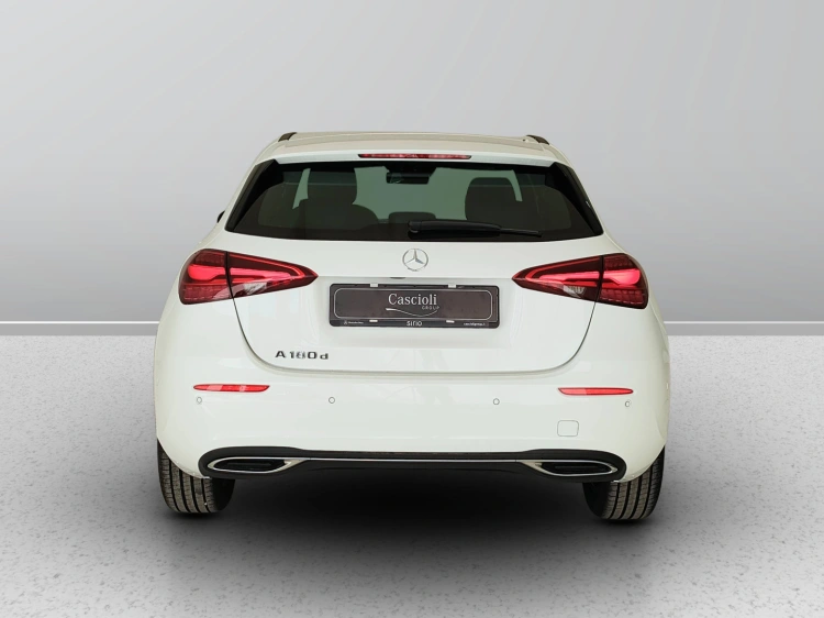 4 - Mercedes-Benz Classe A 180 d Automatic