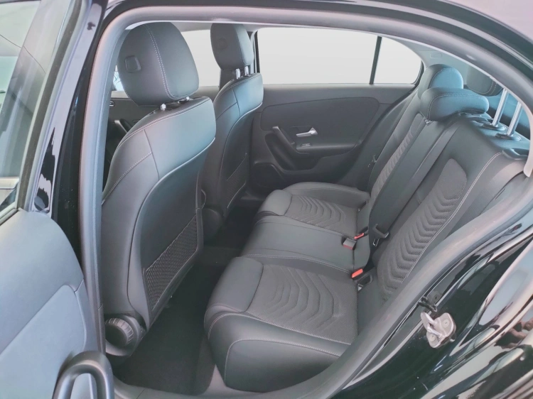12 - Mercedes-Benz Classe A 180 d Advanced auto