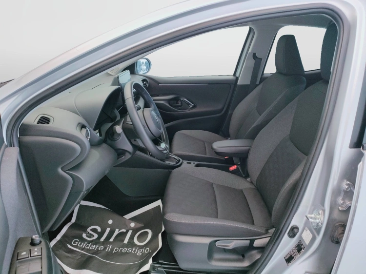 15 - Toyota Yaris Yaris 1.5h Trend