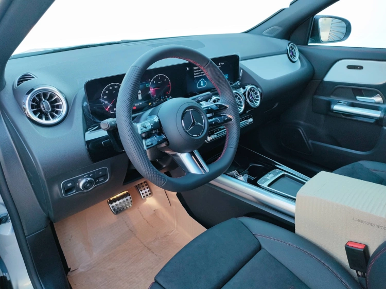 8 - Mercedes-Benz GLA 200 d automatic