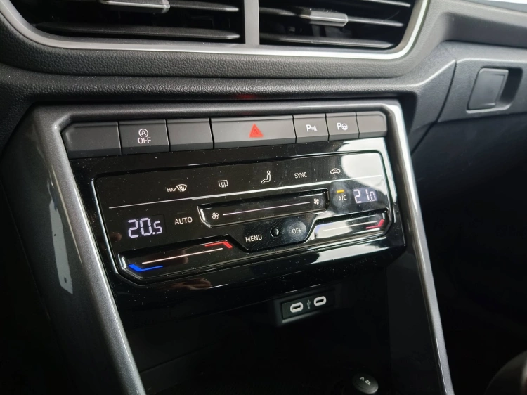 14 - Volkswagen T T-Roc 2.0 tdi Style 115cv