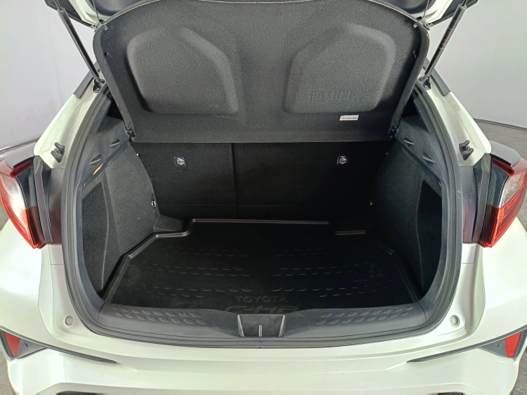14 - Toyota C-HR TOYOTA C-HR 1.8 Hybrid E-CVT Trend