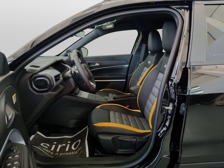 8 - Jeep Avenger Avenger 1.2 turbo e-hybrid mhev The North Face 4xe 145cv edc