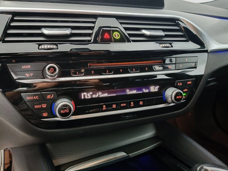 15 - BMW Serie 5 520d Touring xdrive Msport auto