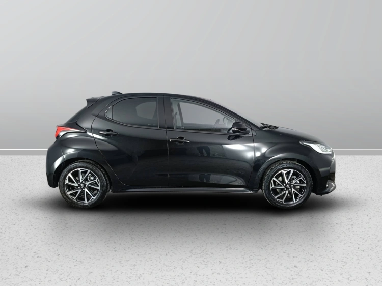 3 - Toyota Yaris Yaris 1.5h Trend