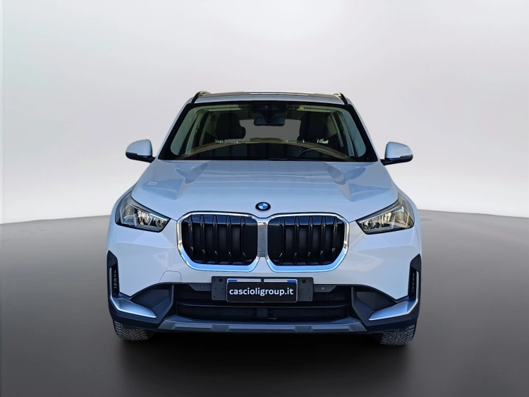 2 - BMW X1 X1 sdrive18d X-Line auto