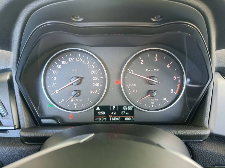 12 - BMW Serie 2 218d Active Tourer auto