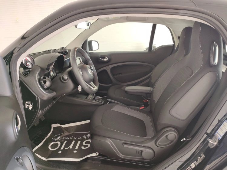 14 - smart fortwo Fortwo eq Passion 4,6kW