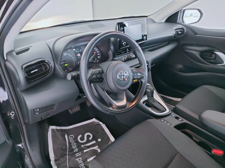 14 - Toyota Yaris Yaris 1.5h Active