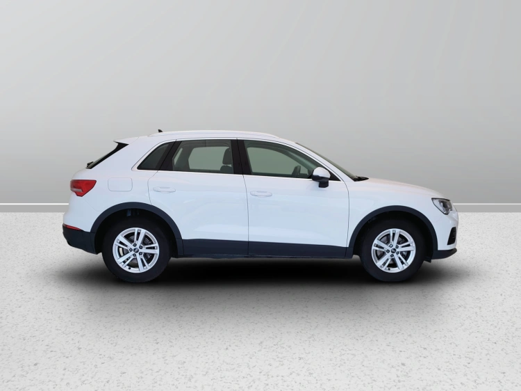 7 - Audi Q3 Q3 35 2.0 tdi Business s-tronic