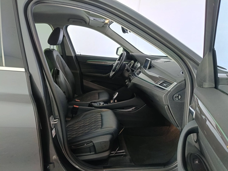 12 - BMW X1 X1 sdrive18d xLine auto