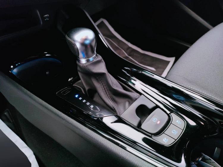 12 - Toyota C-HR C-HR 1.8h Trend e-cvt