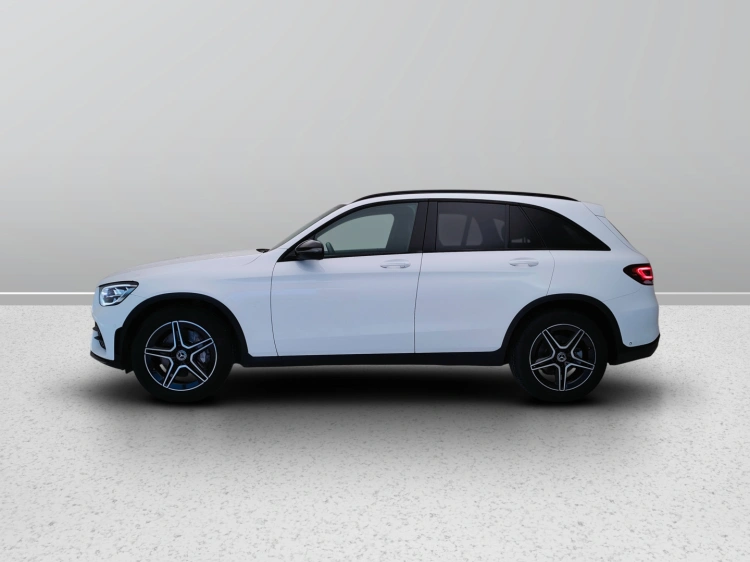 3 - Mercedes-Benz GLC 220 d Premium 4matic auto