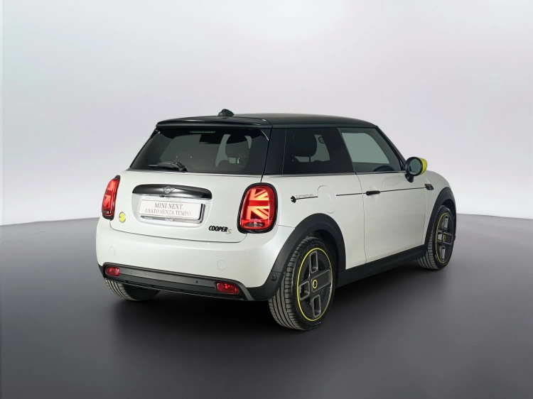 4 - MINI Cooper Mini 3p Cooper SE Classic auto