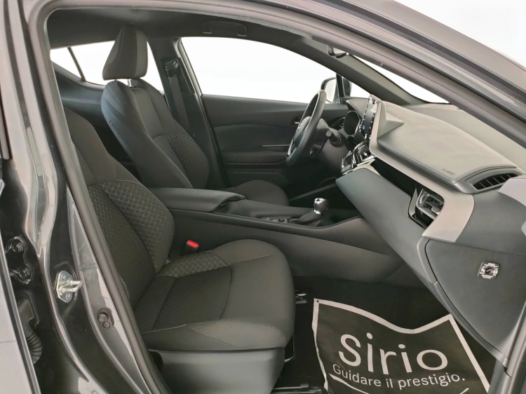 9 - Toyota C-HR C-HR 1.8h Active e-cvt