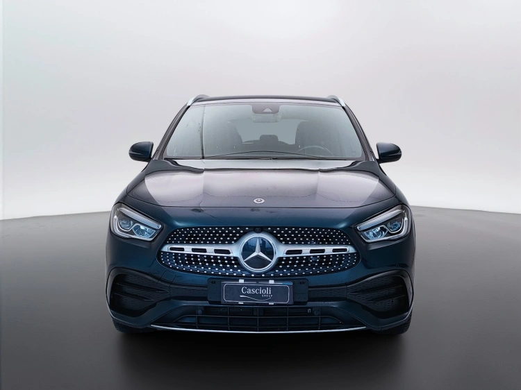 2 - Mercedes-Benz GLA 200 d Premium 4matic auto