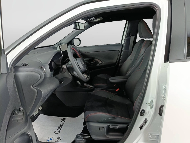 8 - Toyota Yaris Cross Yaris Cross 1.5h GR Sport fwd 130cv e-cvt