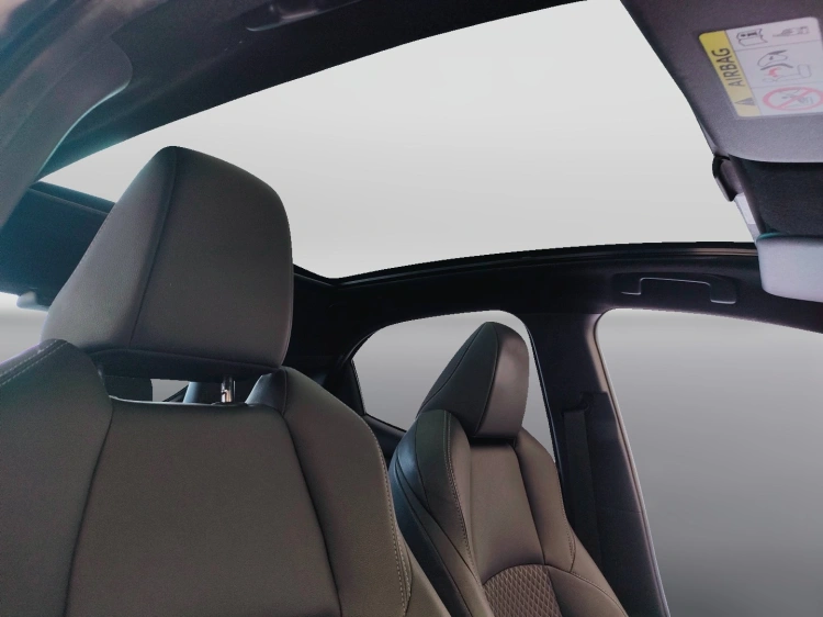 18 - Toyota Yaris Yaris 1.5h Lounge