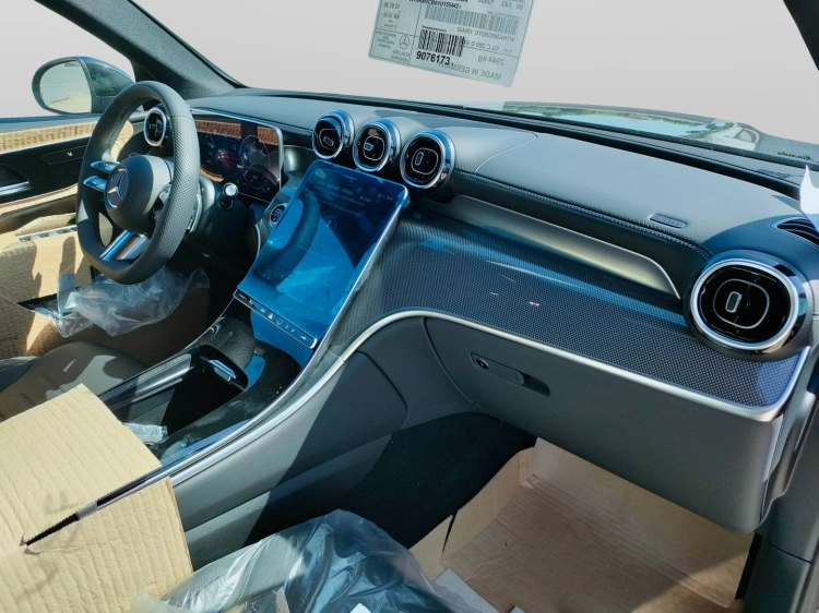 12 - Mercedes-Benz GLC 200 d 4MATIC