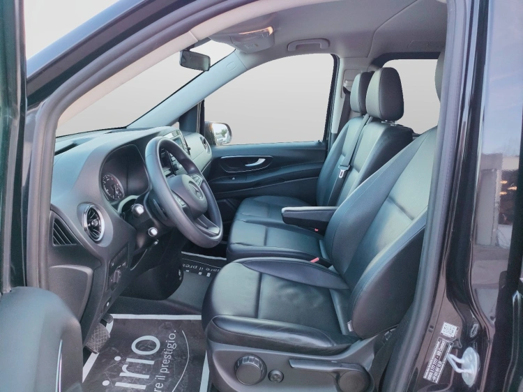 11 - Mercedes Vans Vito 116 cdi long tourer pro auto my20