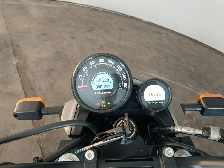 8 - Royal enfield Himalayan Himalayan 400 Abs E5