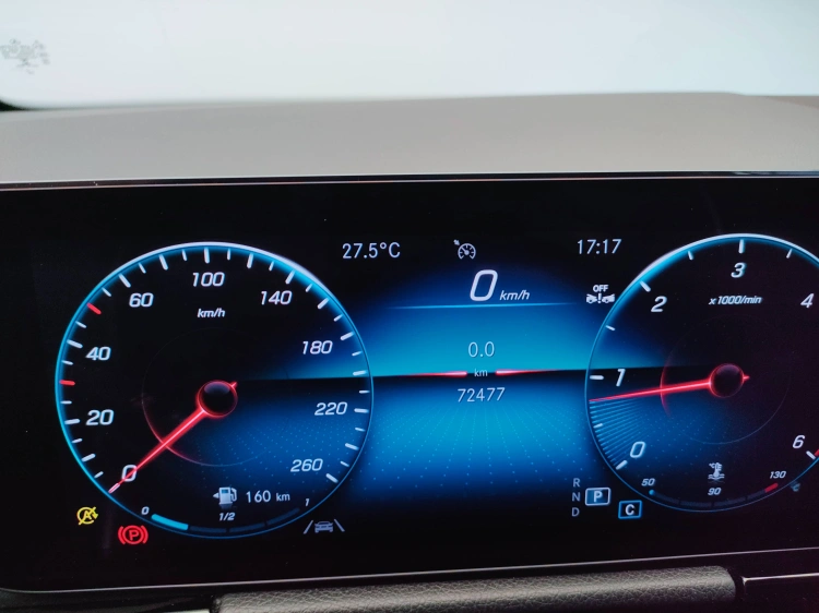 19 - Mercedes-Benz GLA 200 d Sport Plus auto