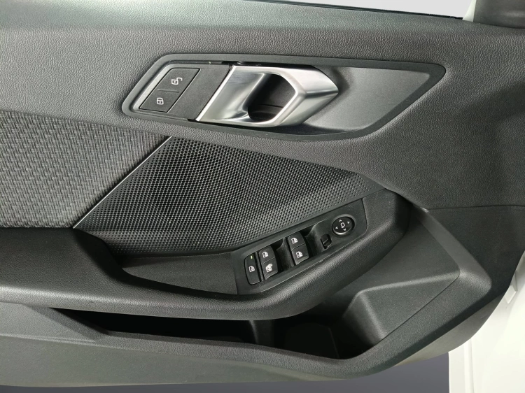 18 - BMW Serie 1 118d 5 Porte