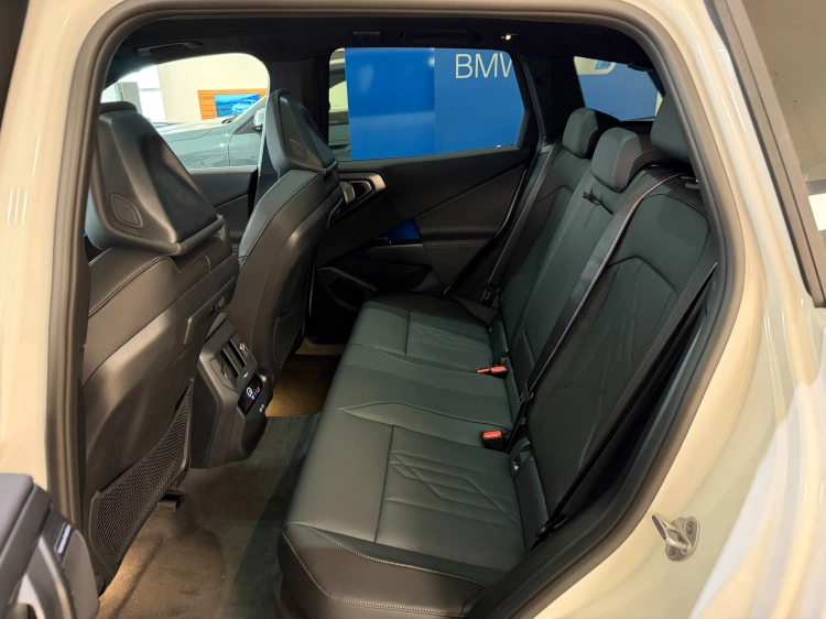 11 - BMW X3 BMW X3 30e xDrive