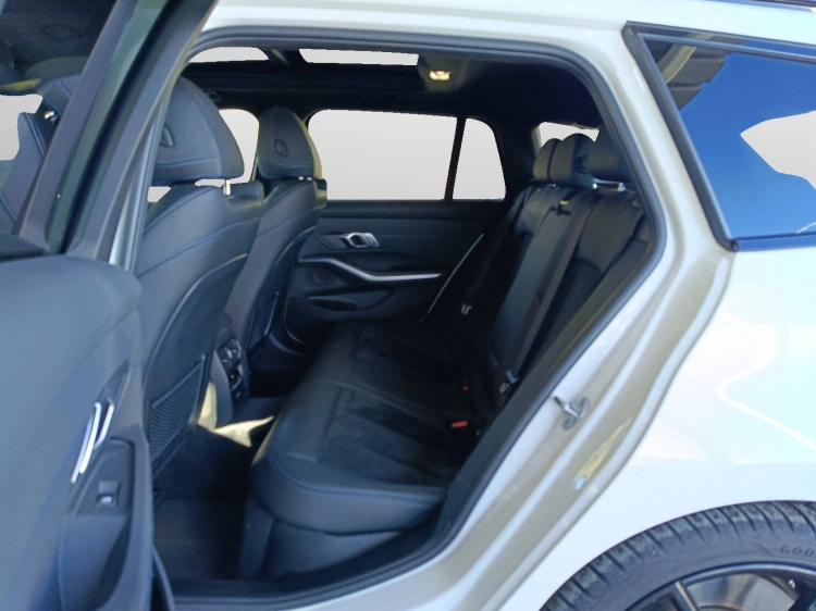 9 - BMW Serie 3 320d Touring mhev 48V xdrive Msport auto