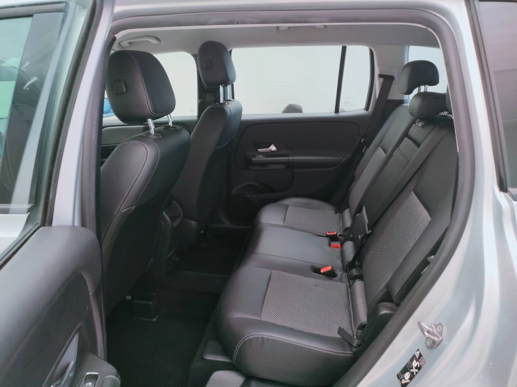 10 - Mercedes-Benz GLB 200 d Executive auto